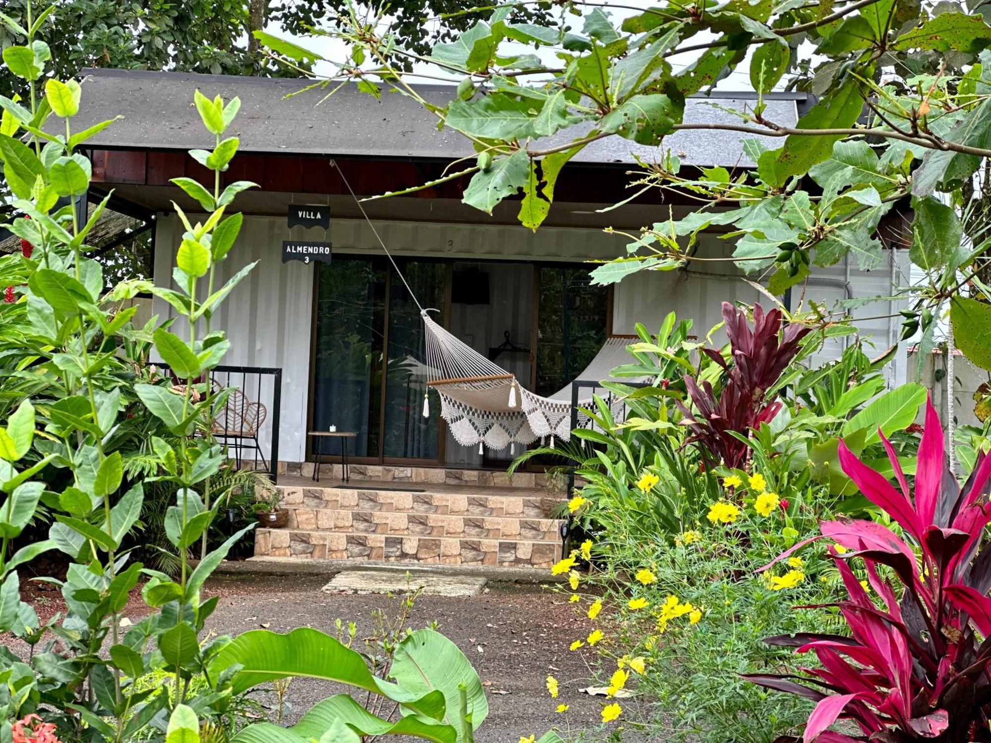 Almendros Eco-Villas La Fortuna Bagian luar foto
