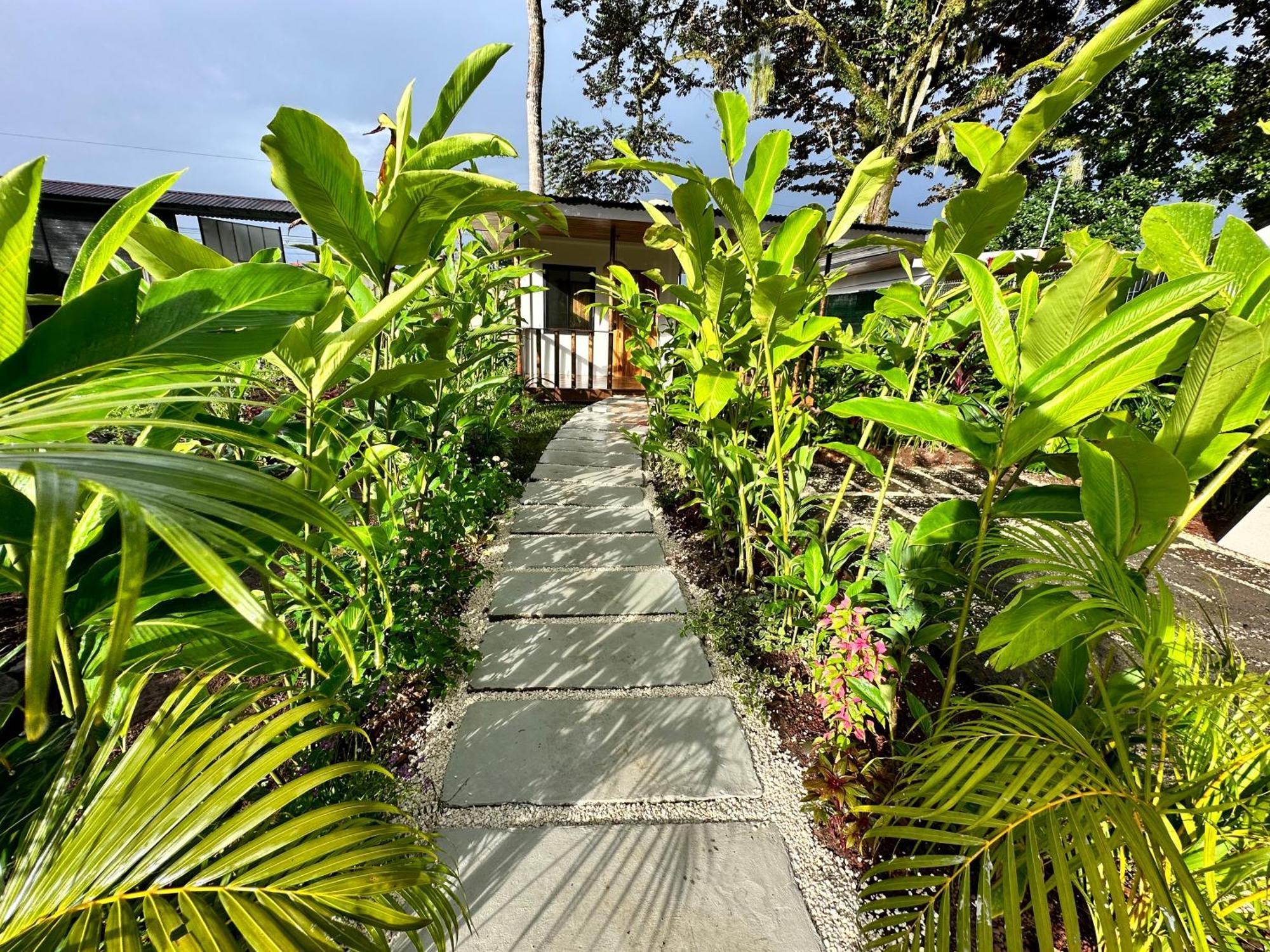Almendros Eco-Villas La Fortuna Bagian luar foto