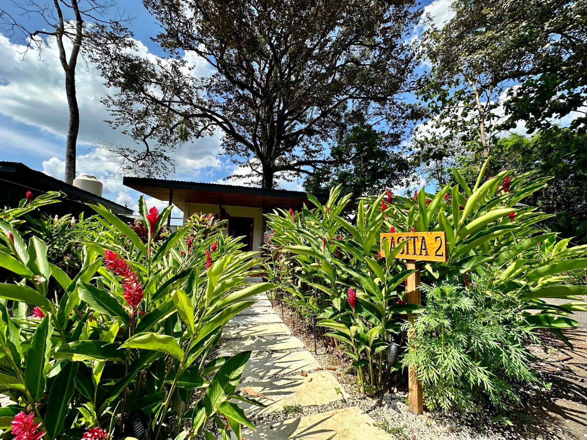 Almendros Eco-Villas La Fortuna Bagian luar foto